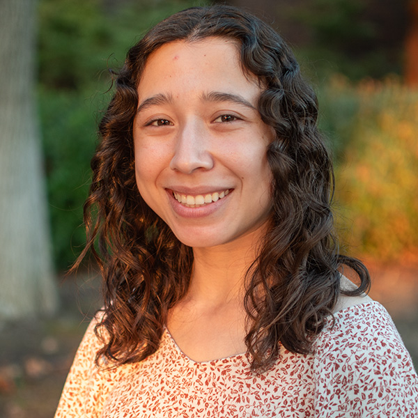 Headshot of Angelina Leaños.